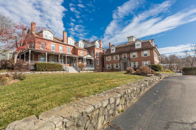 713 Central Ave Apt 1, Dover, NH 03820