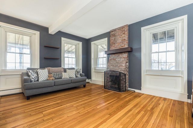 713 Central Ave Apt 1, Dover, NH 03820