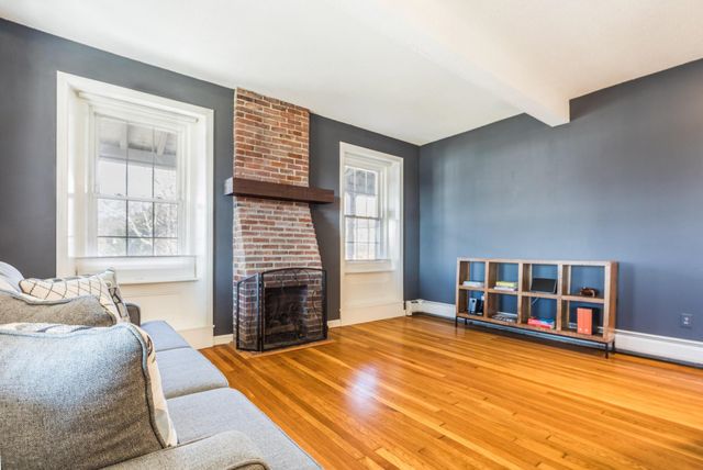 713 Central Ave Apt 1, Dover, NH 03820