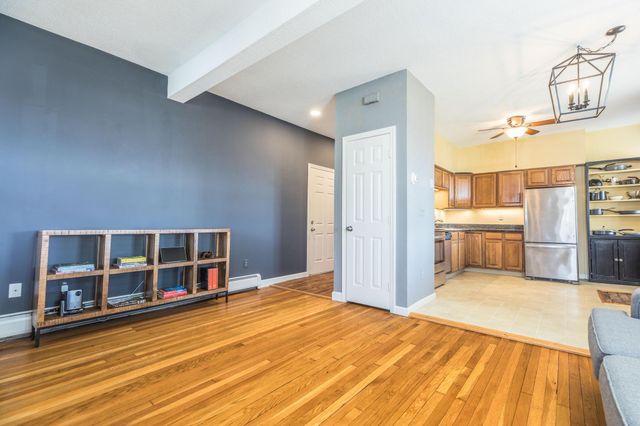 713 Central Ave Apt 1, Dover, NH 03820