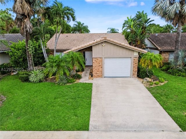 19649 Back Nine Dr, Boca Raton, FL 33498