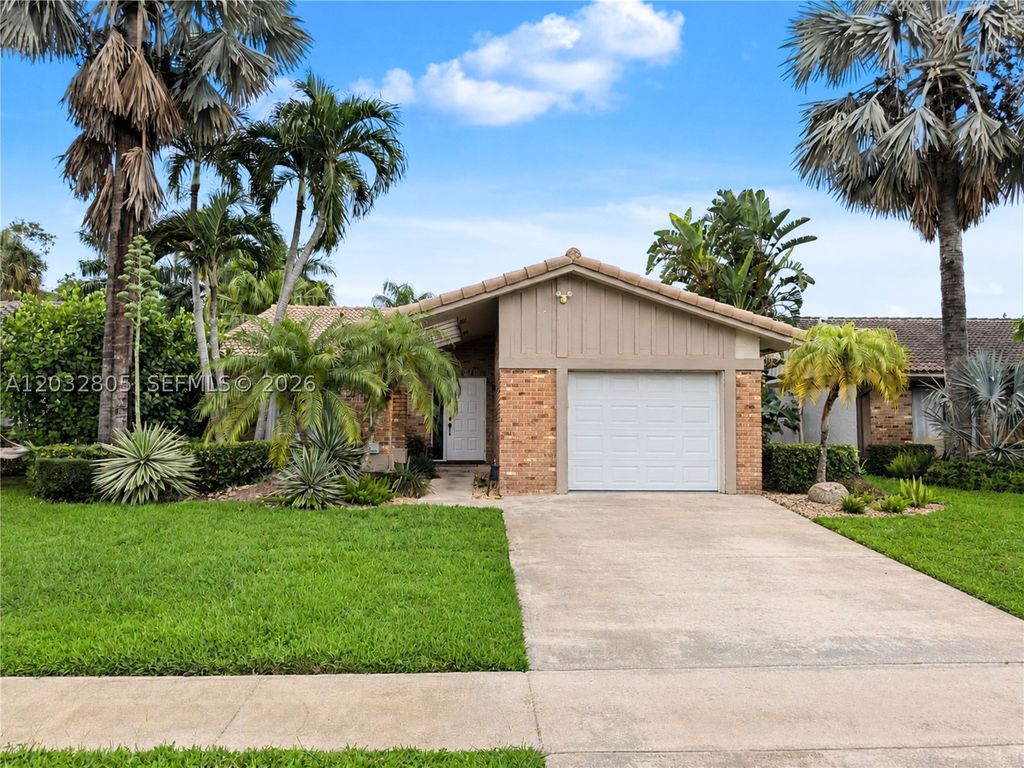 19649 Back Nine Dr, Boca Raton, FL 33498