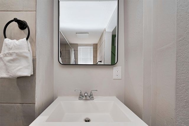 05114 Grantwood Street, Houston, TX 77004