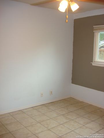 6207 Valley King, San Antonio, TX 78250