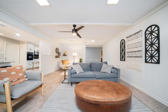 1302 Dennis, Longview, TX 75605