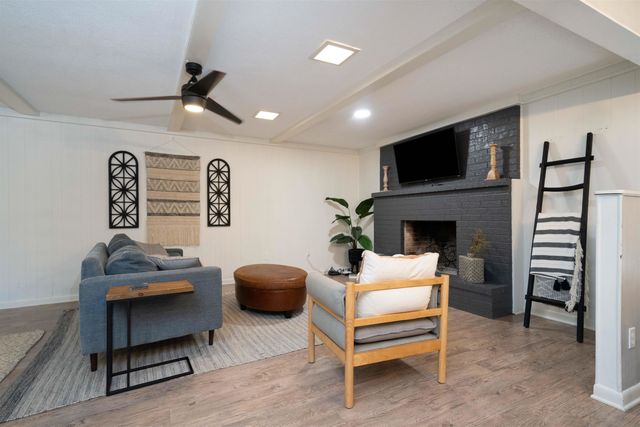 1302 Dennis, Longview, TX 75605