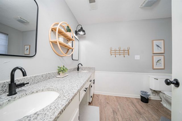 1302 Dennis, Longview, TX 75605