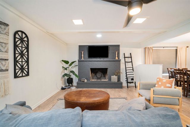 1302 Dennis, Longview, TX 75605