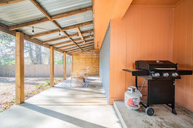 1302 Dennis, Longview, TX 75605