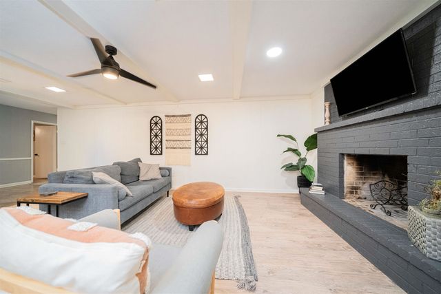 1302 Dennis, Longview, TX 75605