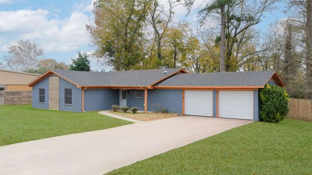 1302 Dennis, Longview, TX 75605