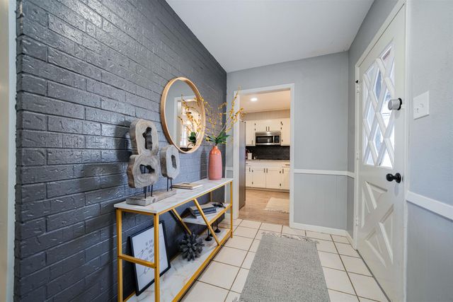 1302 Dennis, Longview, TX 75605