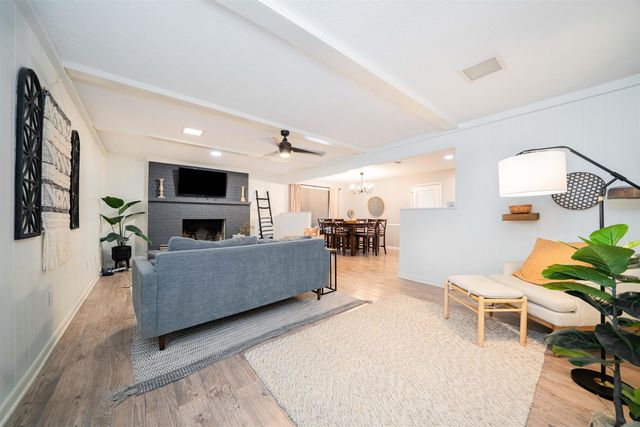 1302 Dennis, Longview, TX 75605