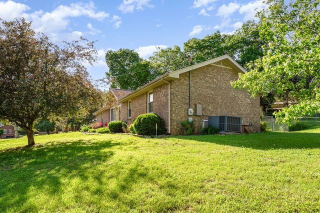 703 Lucien Dr, Goodlettsville, TN 37072