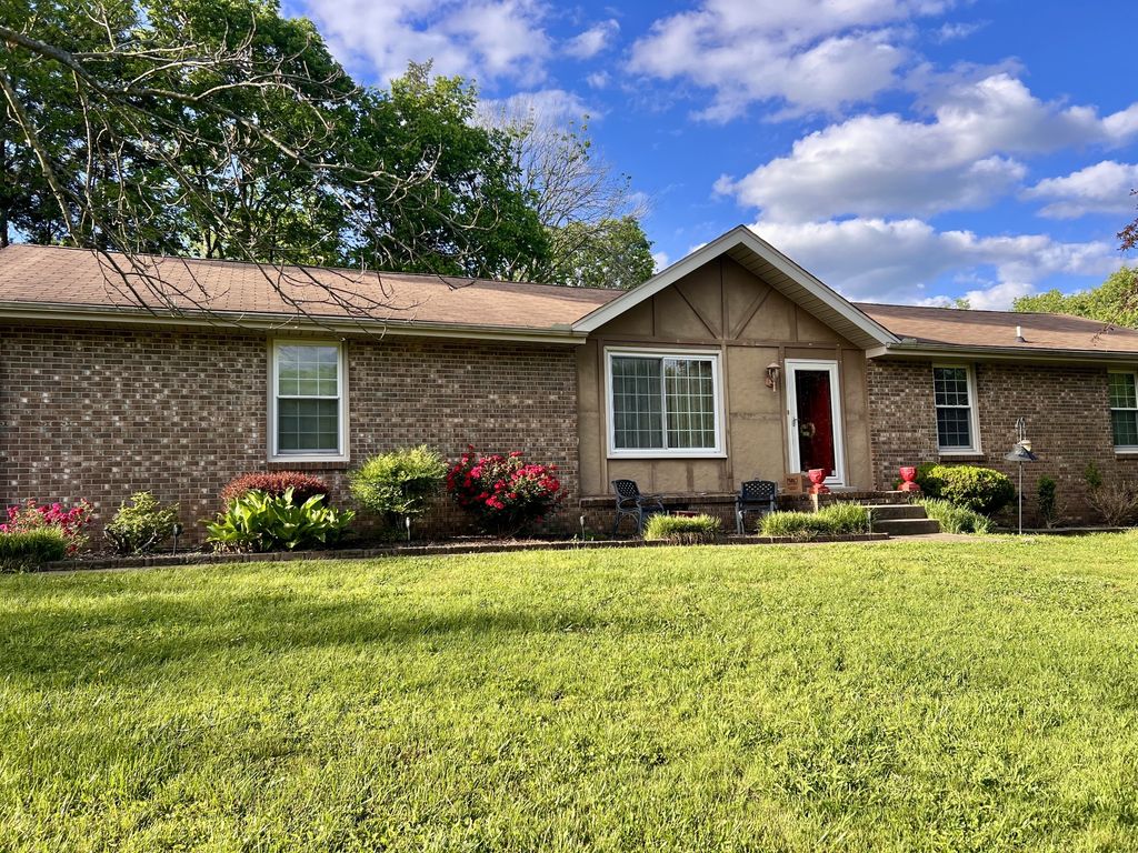 703 Lucien Dr, Goodlettsville, TN 37072
