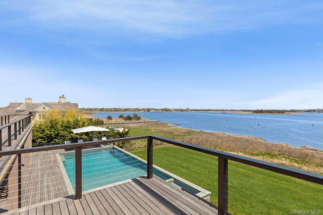 34 Westbridge Road, Westhampton Beach, NY 11978
