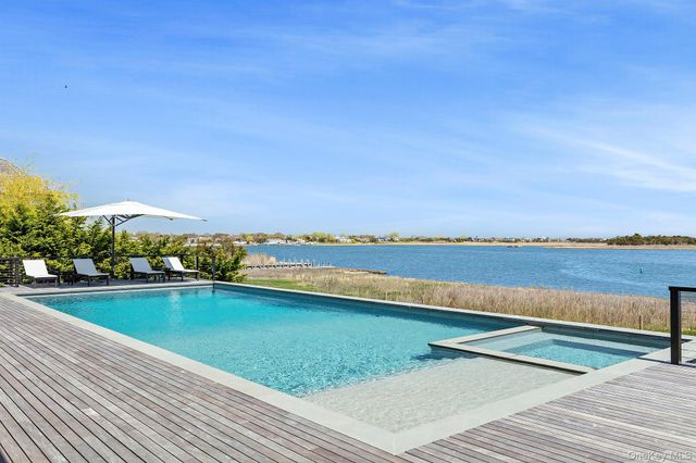 34 Westbridge Road, Westhampton Beach, NY 11978