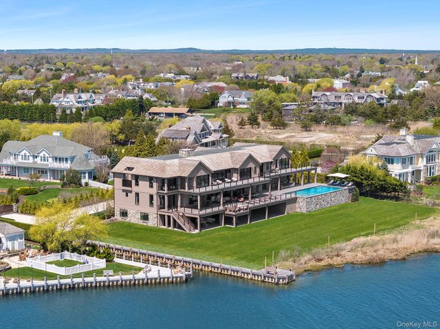 34 Westbridge Road, Westhampton Beach, NY 11978