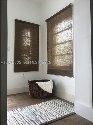 260 NW 40th St A, Miami, FL 33127