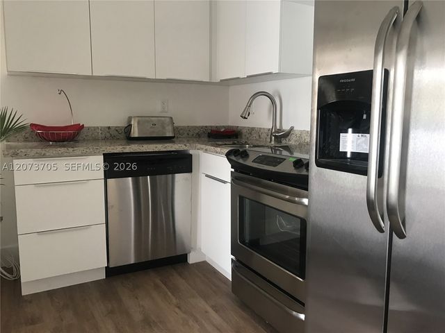260 NW 40th St A, Miami, FL 33127