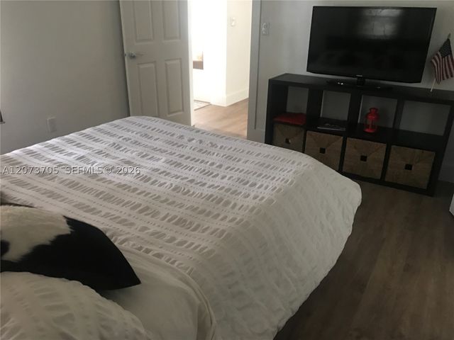 260 NW 40th St A, Miami, FL 33127