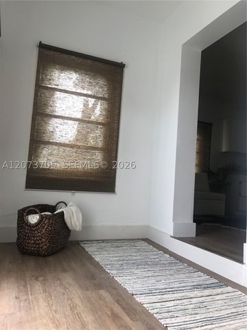 260 NW 40th St A, Miami, FL 33127