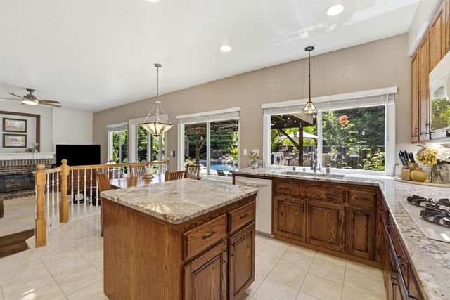3140 Sceptre Dr, Rocklin, CA 95765