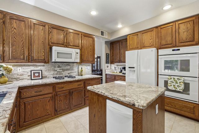 3140 Sceptre Dr, Rocklin, CA 95765