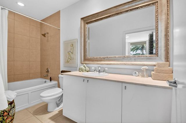 1617 N Flagler Drive 304, West Palm Beach, FL 33407