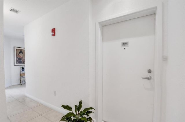 1617 N Flagler Drive 304, West Palm Beach, FL 33407