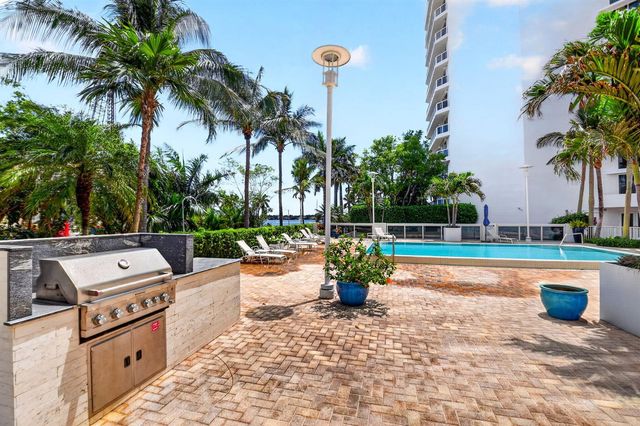 1617 N Flagler Drive 304, West Palm Beach, FL 33407