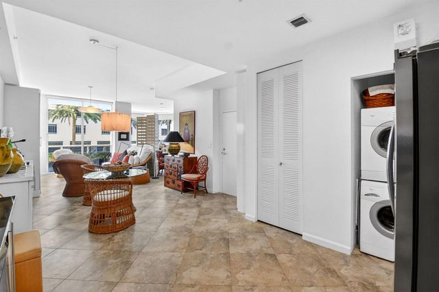 1617 N Flagler Drive 304, West Palm Beach, FL 33407