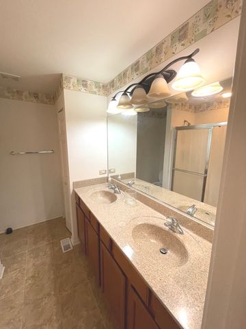 918 Oak Ridge Boulevard, Elgin, IL 60120