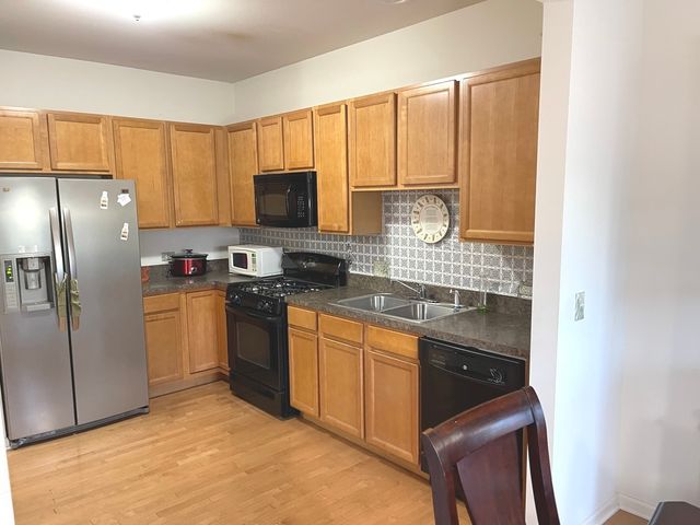 918 Oak Ridge Boulevard, Elgin, IL 60120