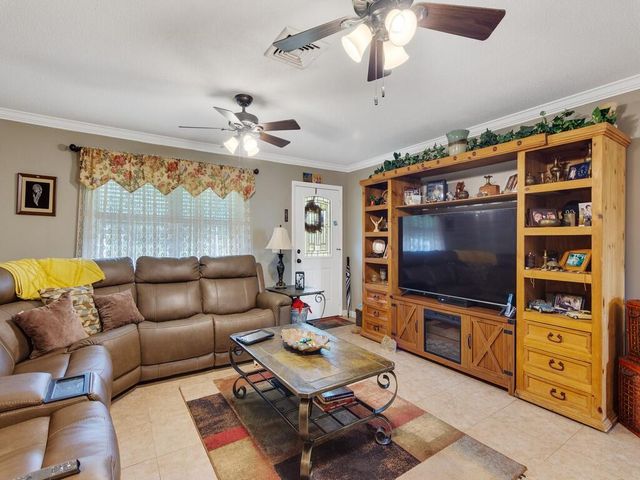 3118 Old Edwards Road, Fort Pierce, FL 34981