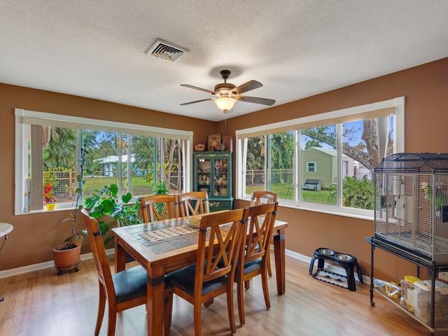 3118 Old Edwards Road, Fort Pierce, FL 34981