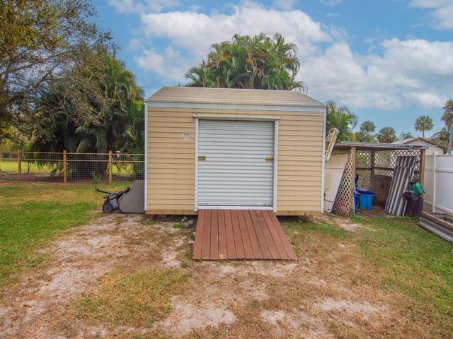 3118 Old Edwards Road, Fort Pierce, FL 34981