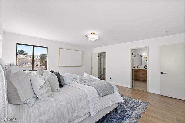 9504 Cliff View Way, Las Vegas, NV 89117