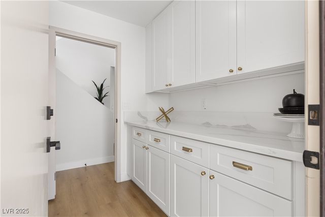 9504 Cliff View Way, Las Vegas, NV 89117