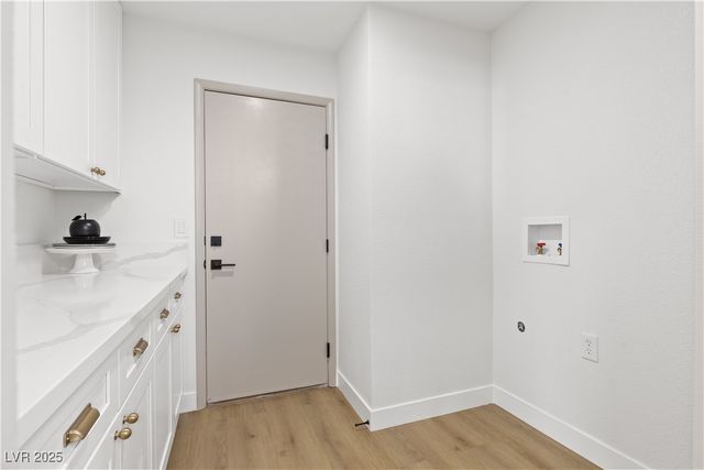 9504 Cliff View Way, Las Vegas, NV 89117