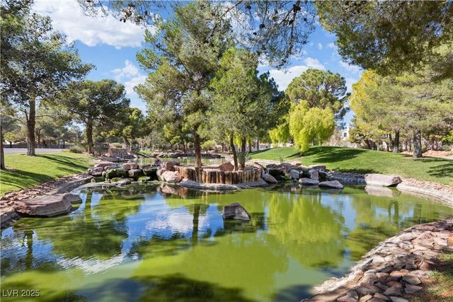 9504 Cliff View Way, Las Vegas, NV 89117