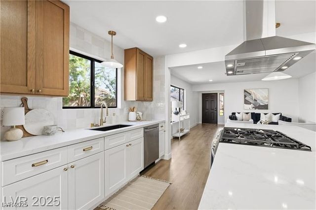 9504 Cliff View Way, Las Vegas, NV 89117