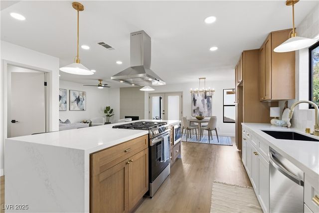 9504 Cliff View Way, Las Vegas, NV 89117