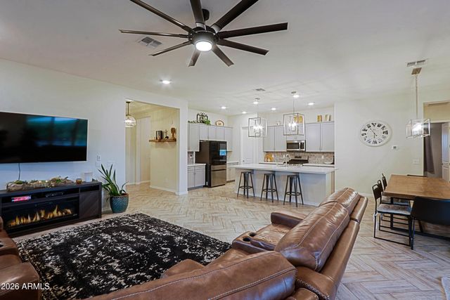 4941 W LA PUENTA Avenue, Laveen, AZ 85339