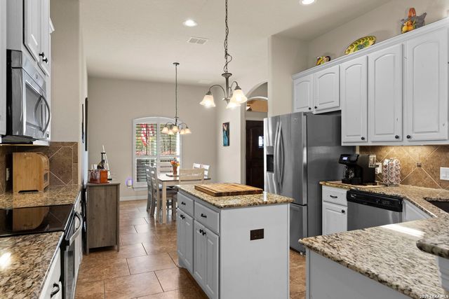 15416 Albrecht, Selma, TX 78154