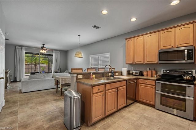 9670 Gladiolus Preserve CIR, Fort Myers, FL 33908