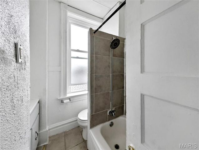 5911-5913 S Broadway, St Louis, MO 63111