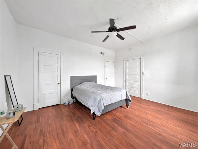 5911-5913 S Broadway, St Louis, MO 63111