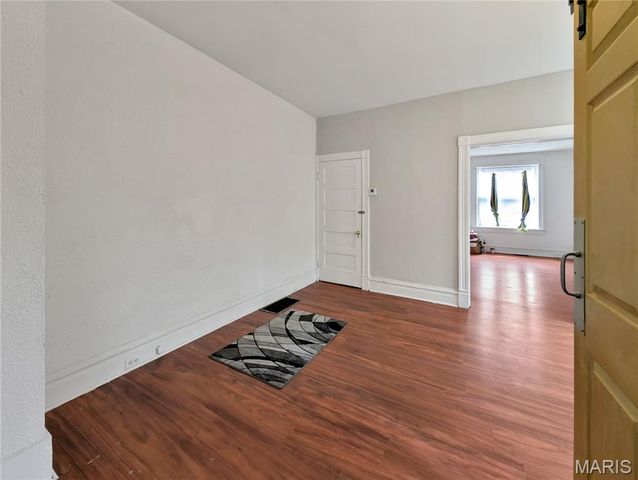 5911-5913 S Broadway, St Louis, MO 63111