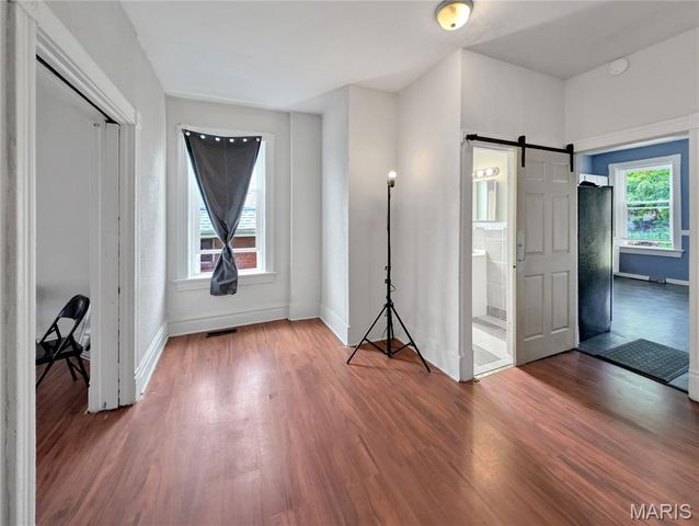 5911-5913 S Broadway, St Louis, MO 63111